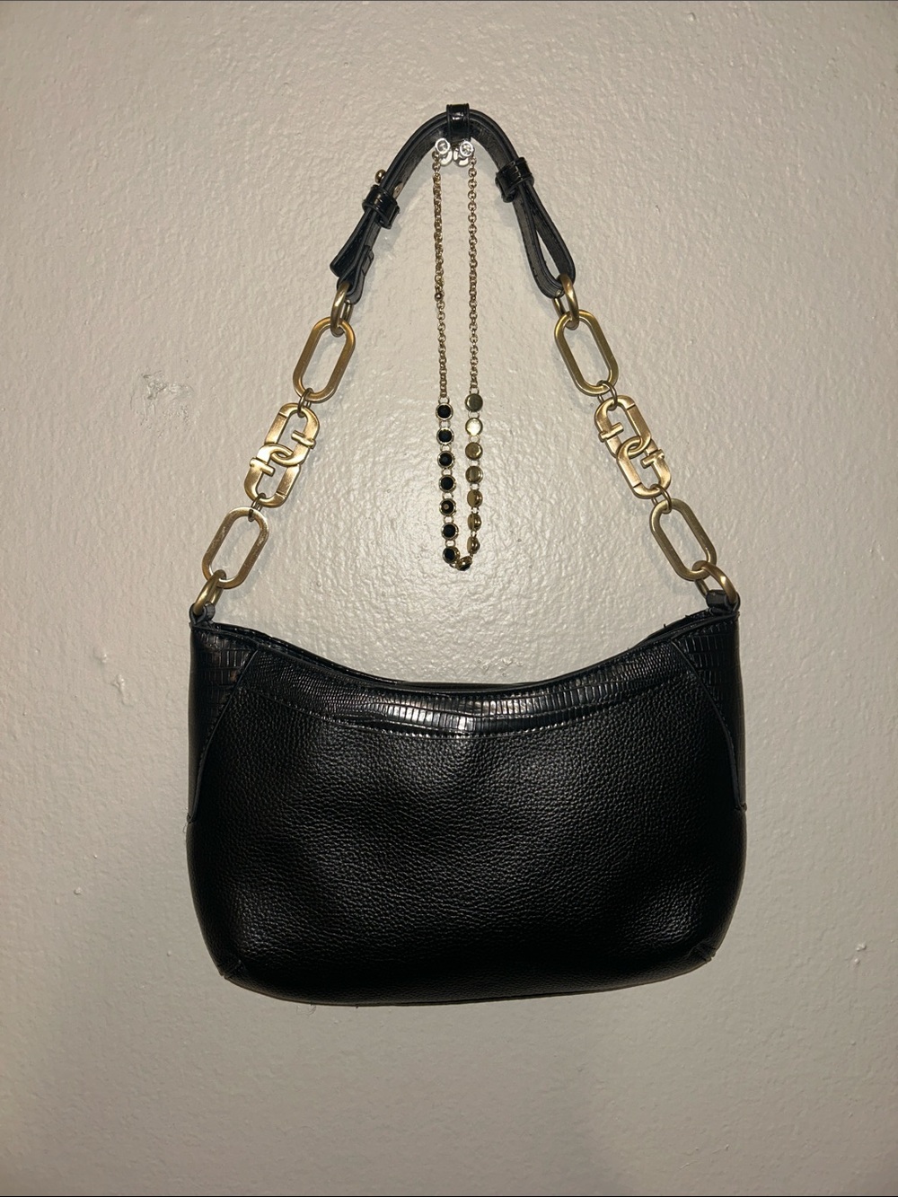 (FREE when bundled) Little black purse and necklace